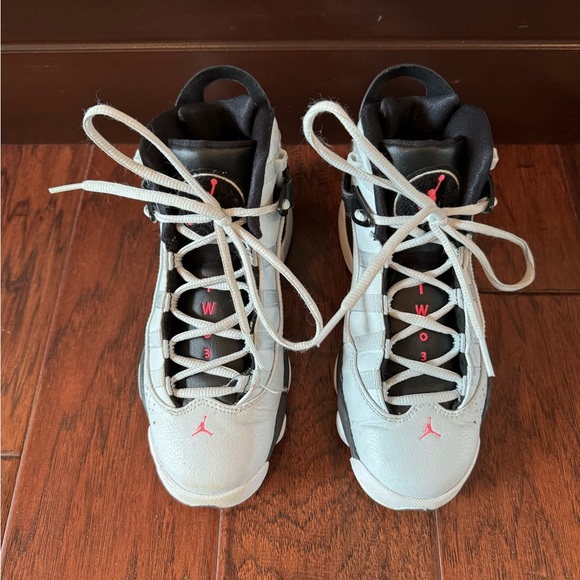 Girls Jordan Basketball Shoes - Picture 5 of 16